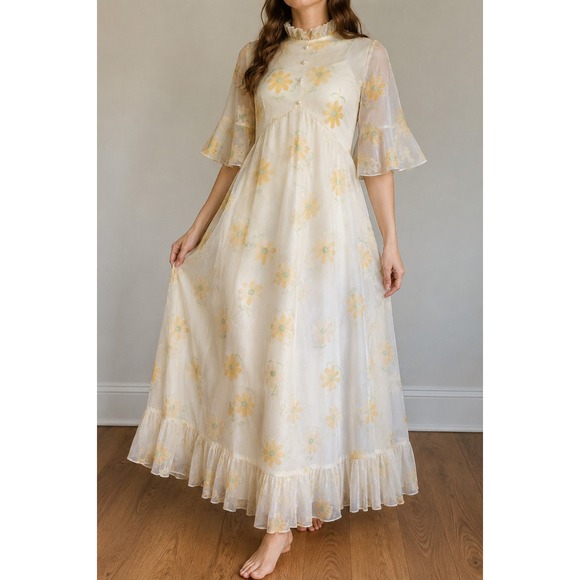 American Vintage Dresses & Skirts - Vintage 70s Yellow Daisy Print Maxi Dress XS Bell Sleeve Boho Cottagecore Union